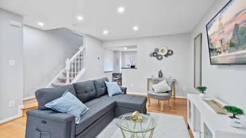 Télévision, cheminée