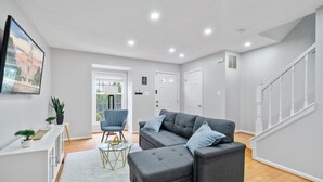 Living area - Modern Luxury | DC | Free Parking (Arlington)