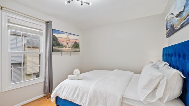 Room - Modern Luxury | DC | Free Parking (Arlington)