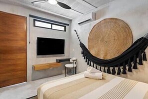 1 slaapkamer, een strijkplank/strijkijzer, wifi, beddengoed