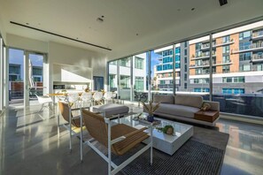 Reception hall - @ Marbella Lane - Panoramic Delight Dream Escape! (Long Beach)