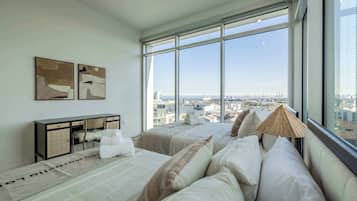 Apartment (1 Bedroom) | 1 bedroom, iron/ironing board, bed sheets