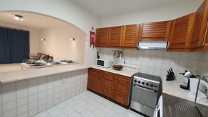 Fridge, microwave, coffee/tea maker, electric kettle