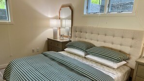 Unclassified image, 2 of 12, button - An Apartment with a View: A peaceful getaway in Hudson, NY (Hudson)