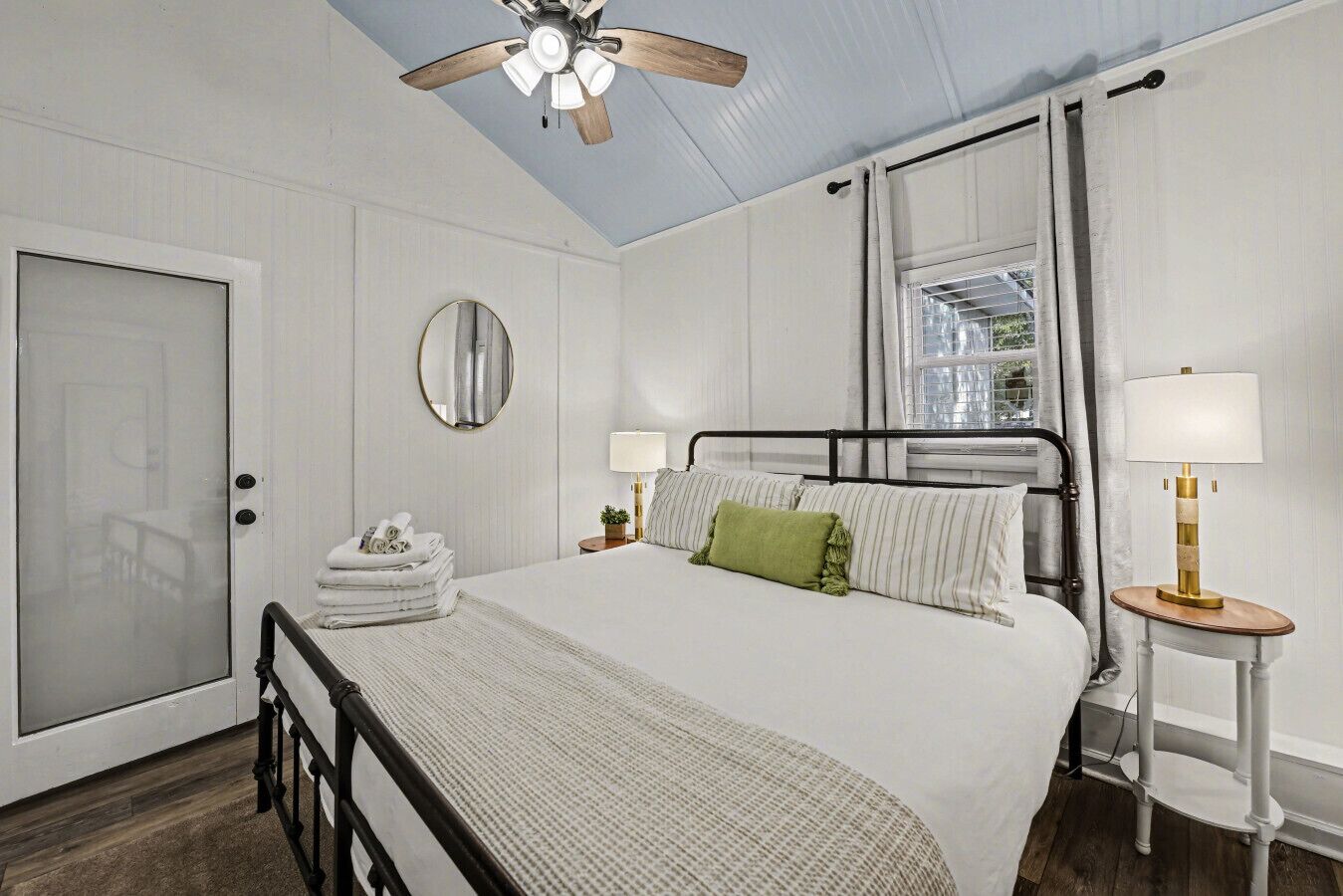 4 bedrooms, iron/ironing board, travel cot, WiFi