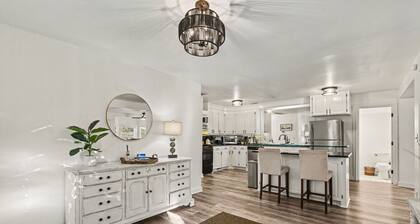 Delightful, Spacious 4BR/2BA close to Shem Creek!