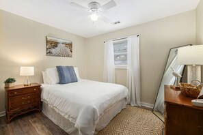 4 Schlafzimmer, Bügeleisen/Bügelbrett, Reisekinderbett, WLAN