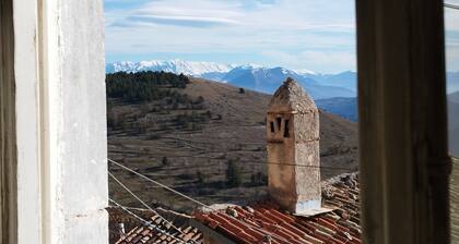 House On The Arch, Deluxe Jacuzzi in Calascio