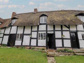 Exterior - Church View (Stratford-upon-Avon)