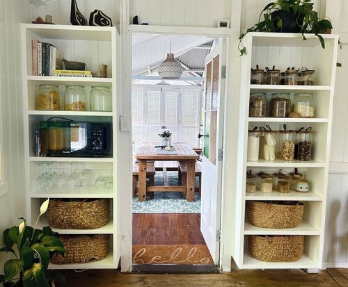 Queenslander Bay Views, Pool, AC