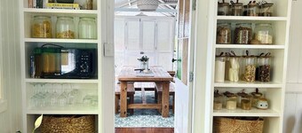 Queenslander Bay Views, Pool, AC