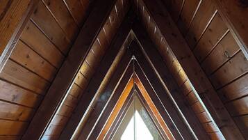 2 chambres, bureau, fer et planche Ă repasser, lit parapluie