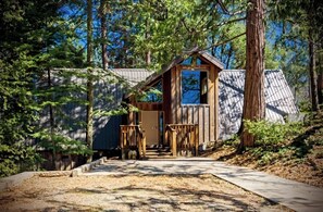 Exterior - Charming cabin in pleasant Auberry close to Shaver Lake. A hidden treasure! (Auberry)