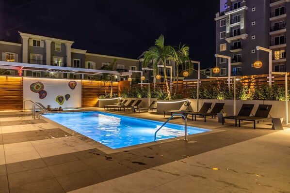 Outdoor pool, pool loungers