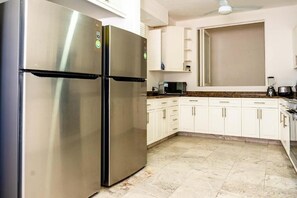 Microwave, oven, blender