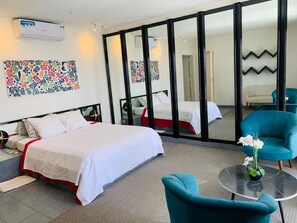 Luxe studio suite | Een kluis op de kamer, individueel gedecoreerd, individueel gemeubileerd