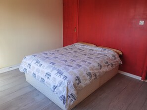 2 bedrooms, bed sheets