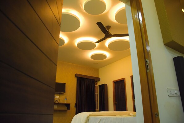 Coffres-forts dans les chambres, bureau, Wi-Fi gratuit, draps fournis