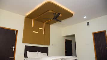 Quarto casal luxo | 2 quartos, cofres nos quartos, escrivaninha, Wi-Fi de cortesia