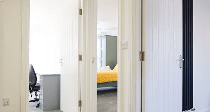 Old Silk - 2-bed Apartment by CovStays 03
