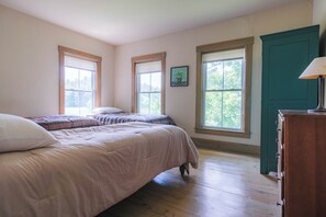 5 slaapkamers, een strijkplank/strijkijzer, wifi, beddengoed