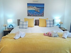 6 bedrooms, free WiFi, bed sheets - 6 bedroom accommodation in Stonea, near Ely (Stonea, near Ely)