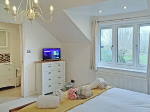 6 bedrooms, free WiFi, bed sheets