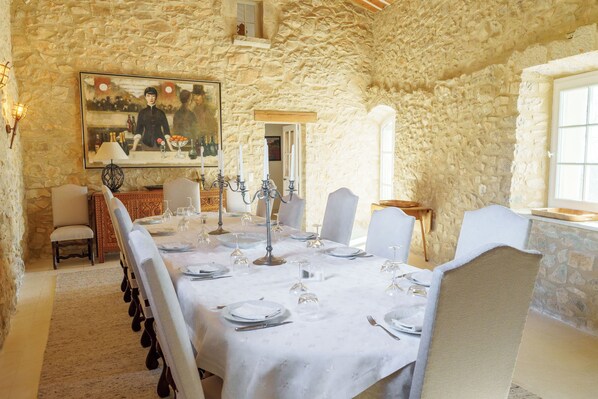Dining - Beautiful house between Lurs and Ventoux Fully equipped for sports enthusiasts (Redortiers)