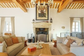 Living area - Beautiful house between Lurs and Ventoux Fully equipped for sports enthusiasts (Redortiers)