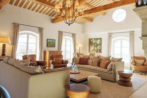 Living area - Beautiful house between Lurs and Ventoux Fully equipped for sports enthusiasts (Redortiers)