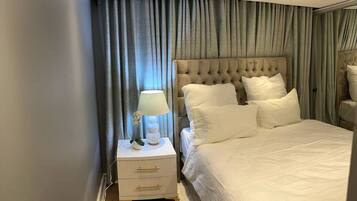 4 室のベッドルーム、WiFi、ベッドシーツ