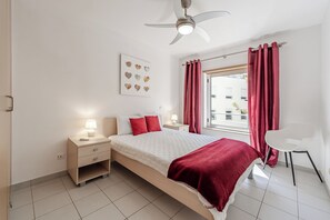 1 chambre, fer et planche à repasser, Wi-Fi gratuit, draps fournis