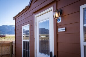 Exterior detail - Grass Hopper Cabin (Cabin #4) (Pray)