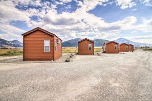 Exterior - Skwala Cabin (Cabin #6) (Park County)