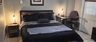 HOME SWEET HOME, near USF, Bush Gardens, Adventure Island, MOSI, Downtown.