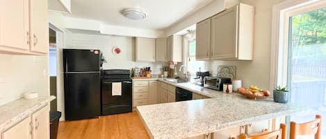 Oven, stovetop, dishwasher