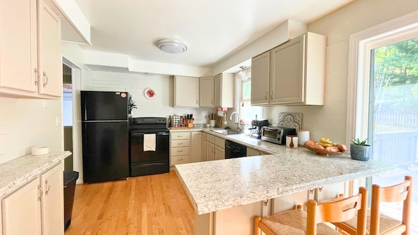 Ofen, Herdplatte, Geschirrspüler