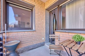 Outdoor dining - NEW Marta - stylish temporary living in Bergheim (Bergheim)