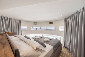 1 bedroom, WiFi - Luxury Floating Apartment Amor (Split)
