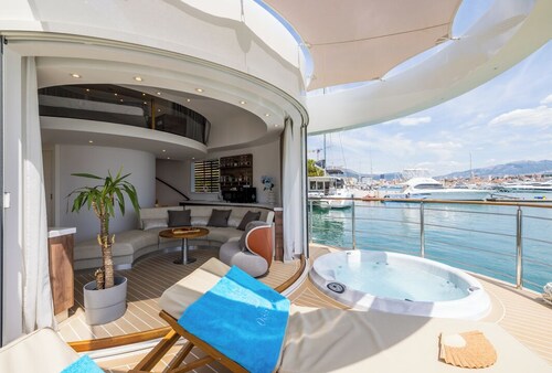 Luxury Floating Apartment Amor