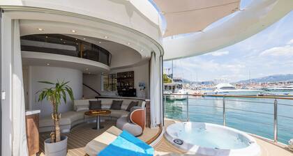 Luxury Floating Apartment Amor