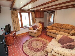 Living area - Pinjarra (Saltburn-by-the-Sea)