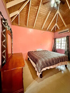 2 Schlafzimmer, Schreibtisch, WLAN