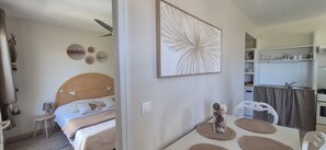 1 chambre, fer et planche à repasser, Wi-Fi, draps fournis