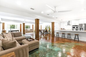 Smart TV, fireplace, stereo - Private Fairhope Waterfront Retreat, Two Complete Residences, Sleeps Up to 14 (Fairhope)