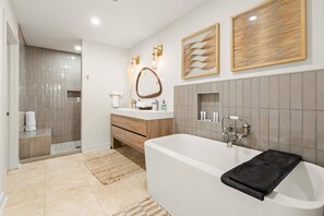 Shower, hair dryer, towels, soap - Stunning Waterfront Retreat | Two Complete Residences | Private Group Getaway (Fairhope)