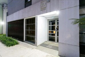 تفاصيل الفندق من الخارج