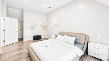 2 quartos, ferros/tábuas de passar roupa, Wi-Fi, roupa de cama