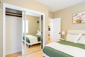 4 makuuhuonetta, silitysrauta/-lauta, Wi-Fi, vuodevaatteet