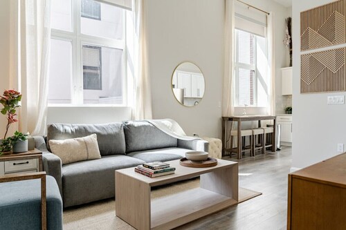 Stylish Wooster Square Home Walk to Yale